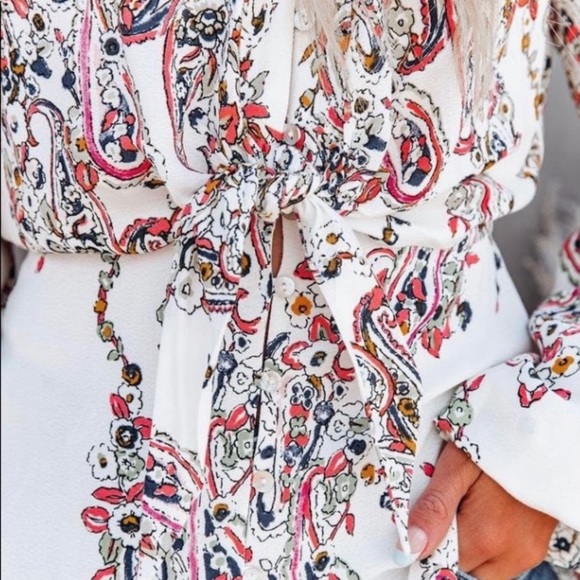 Vici Collection Floral Blouse - Picture 4 of 4